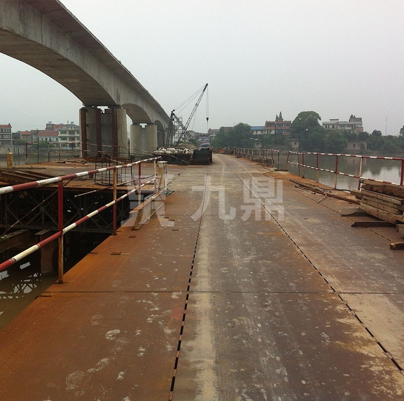 鋼平臺(tái)柱間支撐桿件應(yīng)采用整根材料